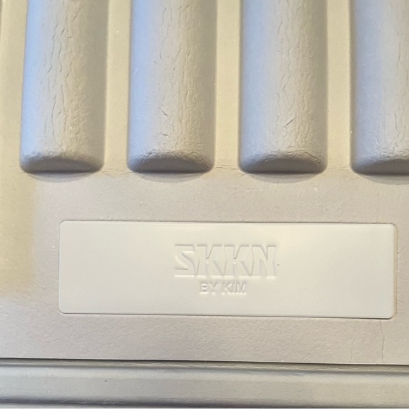 SKKN by Kim complete Skincare Set.  DISCONTINUED (brand new in box) - Picture 3 of 7